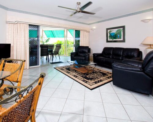 trinity-beach-holiday-accommodation-3b-beachfront9